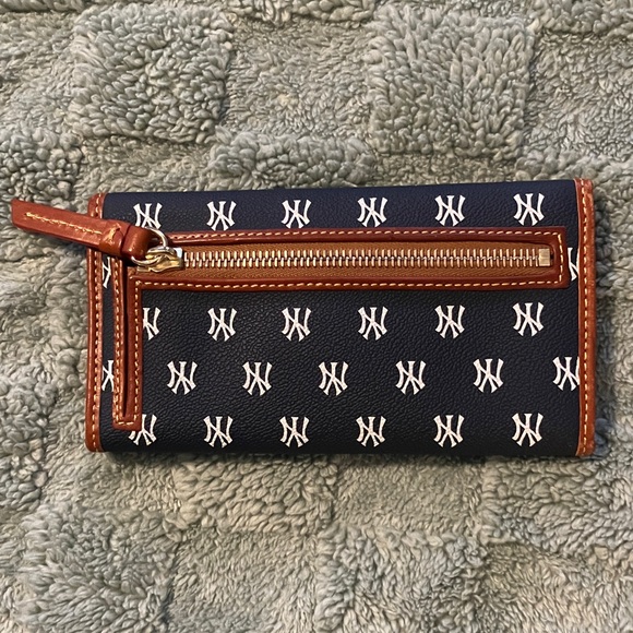 Dooney & Bourke Yankees Wallet - Picture 2 of 3